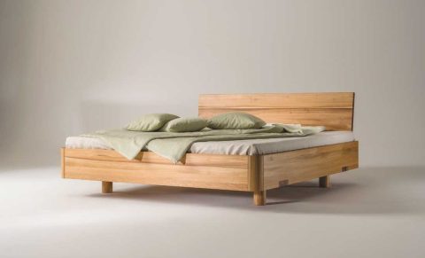 Metallfreies Massivholzbett Auro von Feldkircher.