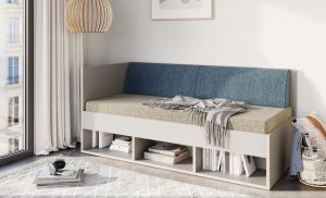 Bett Corner mit Regalfächern für mehr Stauraum.